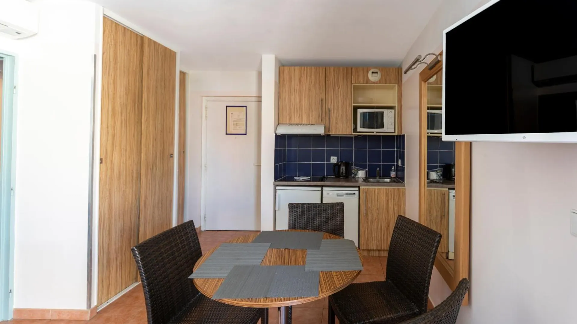 Mistral-Rare 6 Pers, Parking, Wifi, ,Clim, Piscines Apartment Antibes