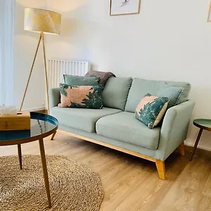  Appartement Studio Confort 35m2 Climatisé, Tout Se Fait à Pied!